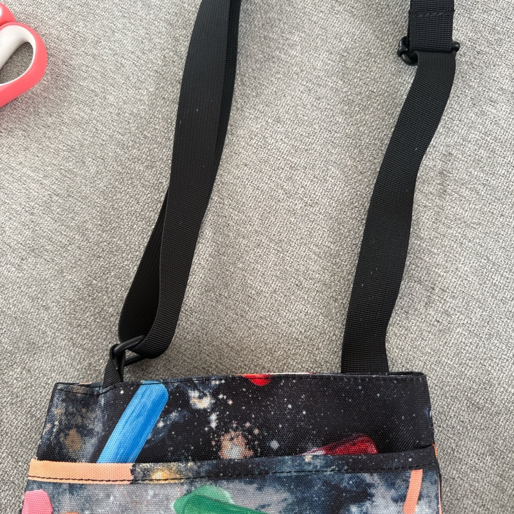 NWOT RARE Kavu Multicolor Messenger Bag - Picture 7 of 8